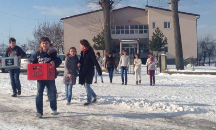 Bartja e birrave nga nxënësit nxit reagime
