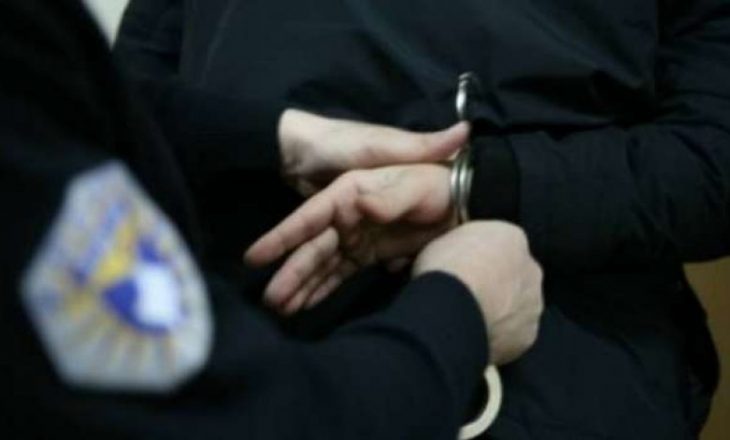 Arrestohen pas përleshjes me armë brenda kafeterisë në Vushtrri