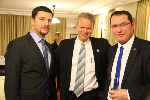 Delawie takon Gecajn e Krasniqin pas sulmit ndaj veturave private
