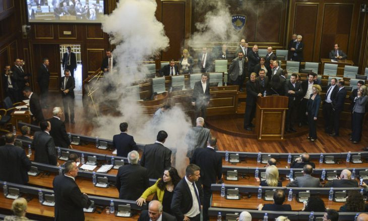 Ndërkombëtarët kërkojnë nga Thaçi që ta unifikojë skenën politike