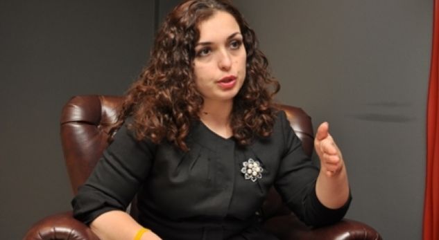 Vjosa Osmani: Isa Mustafa merr instruksione nga Veseli e Thaçi