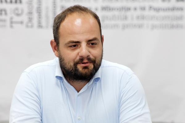 Boiken Abazi deklarohet për sondazhin e VV-së, shpërfaq bindje anarkiste