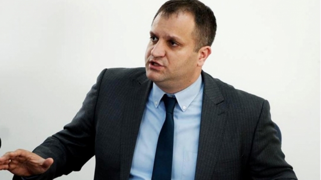 Kallëzim penal ndaj Ahmetit për zvarritjet në rikonstruktimin e platosë mbi “Kurriz”