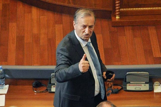 Azem Syla nuk ka shkuar në burg