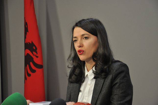 Haxhiu: ShIK-u po mundohet ta helmojë opinionin me një fotografi të Shpend Ahmetit