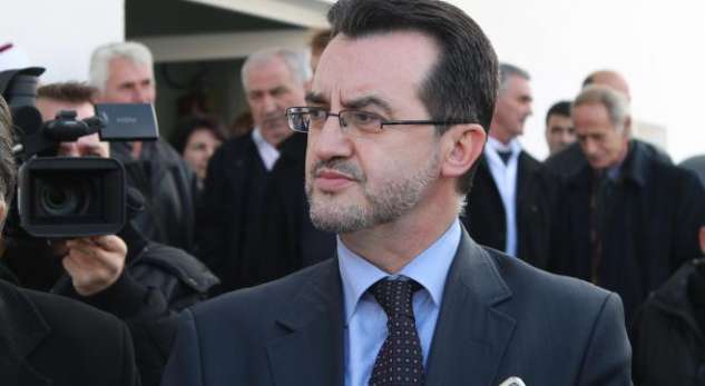 PD i quan të jashtëligjshëm ata që ia kërkuan dorëheqjen Aganit
