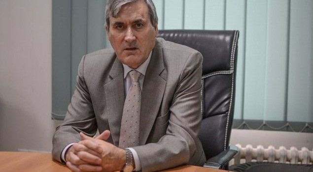 Hamdi Ibrahimi reagon ndaj Shpend Ahmetit për deklaratën “ai po ju rren”