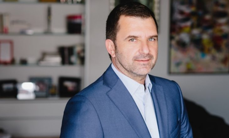 Lamtumirë Saimir, por në çadër nuk ka pse festohet