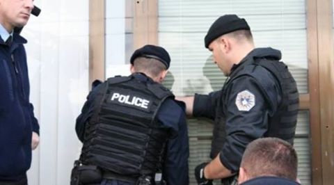 Bastiset shtëpia e Dardan Molliqajt në Beleg të Deçanit