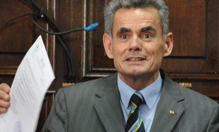 Marjan Dema shpërfill Statutin e UP-së, zbut kriteret e kalueshmërisë