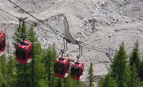 60 turistë janë bllokuar në teleferik në Alpet franceze