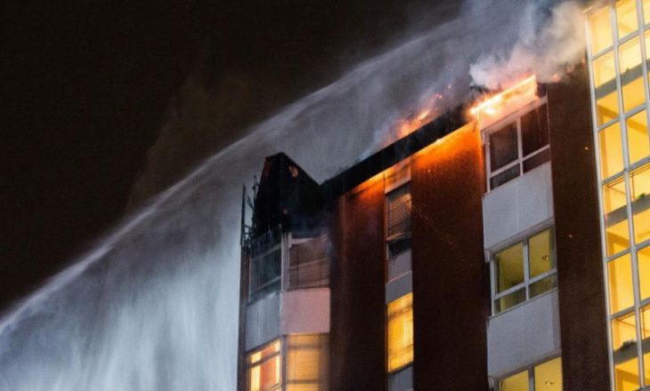 Dy të vdekur e 15 të lënduar nga zjarri në një spital në Gjermani
