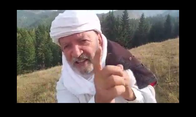 Çun Lajçi “kërcënon” me poezi Murat Mehën