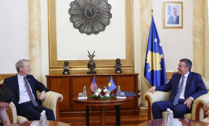 Veseli e Delawie bisedojnë për riformatimin e qeverisë
