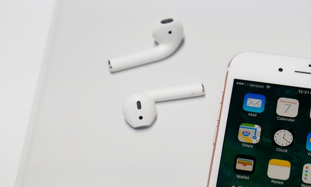 iPhone 7, kufjet zemërojnë fansat