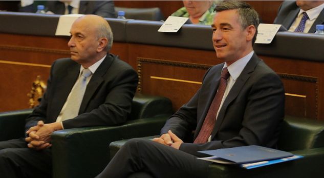 Mustafa e Veseli ftojnë opozitën në takim në fillim të tetorit