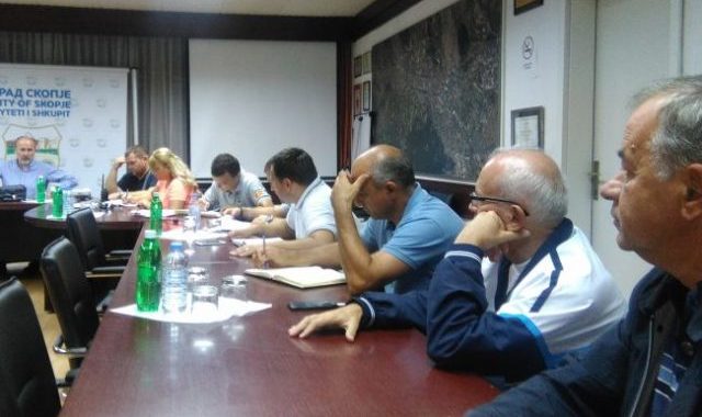 Mobilizohen ekipet për mbrojtje dhe shpëtim në qytetin e Shkupit