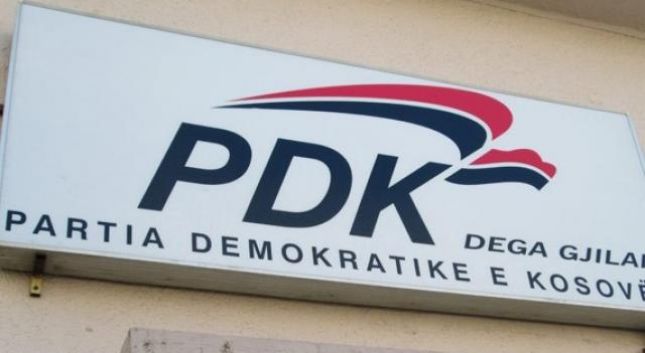 PDK-ja akuzon Lutfi Hazirin për punësimin e kunatës