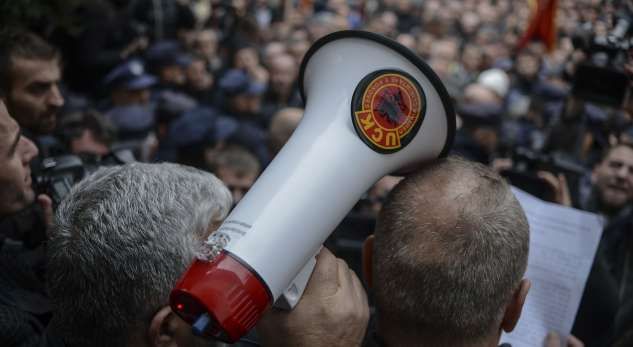 Qeveria veteranëve: Mos paguani certifikatat, ato janë pa para