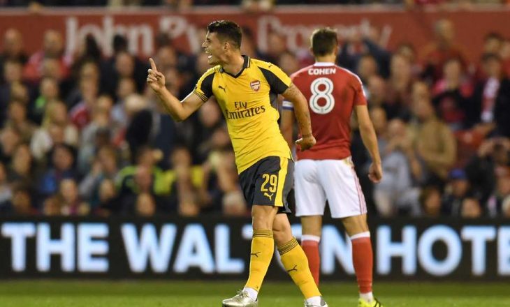 Wenger “injoron” sërish Xhakën në Premier League