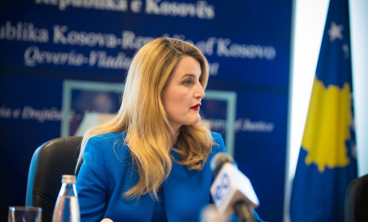 Ministrja Hoxha thotë se ka persona të radikalizuar brenda burgjeve