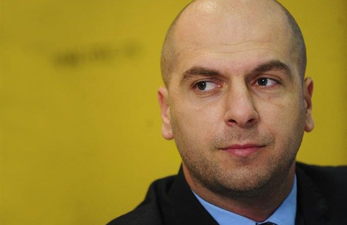 Simiq pas takimit me Mogherinin: Të themelohet sa më shpejt asociacioni