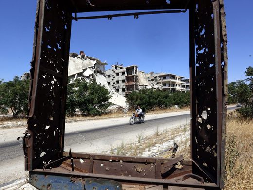 636105008720252287-epa-syria-homs-daily-life-1