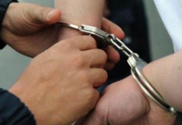Arrestohen tre persona për dhunim ndaj një femër