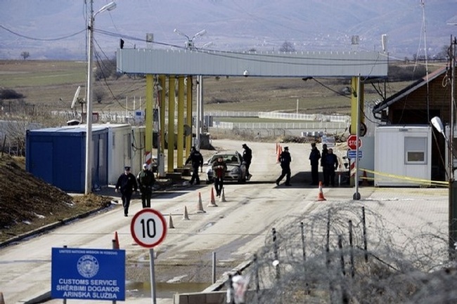 Doganat mbledhin të hyra nga pikat në veri, por kontrabanda vazhdon