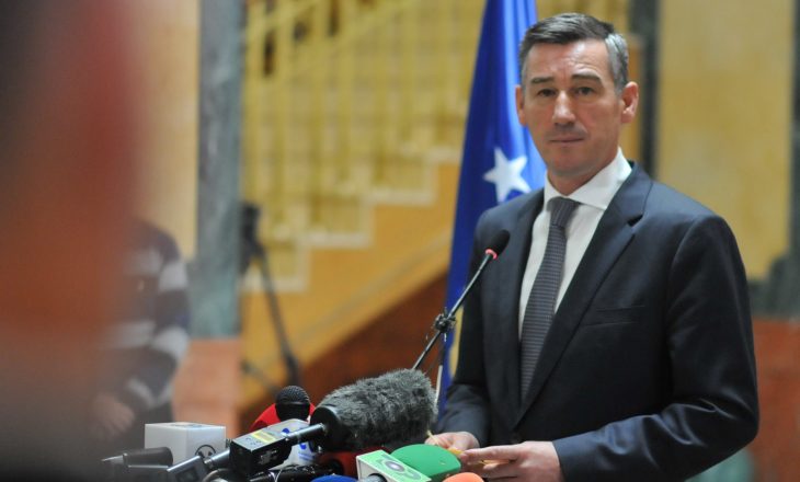 Veseli: Pa heqje të fletëarresteve, nuk ka dialog me Serbinë