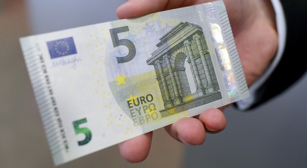 Arrestohet personi nga Mali i Zi pasi tentoj të korruptoj policin me 5 euro