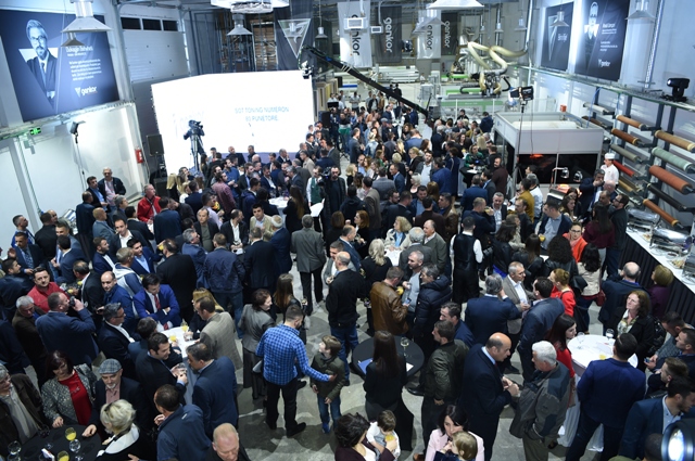 Rifillon punën fabrika e mobiljeve Genkor