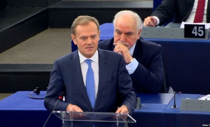 Tusk: Forcat brenda dhe jashtë po përpiqen ta destabilizojnë Ballkanin