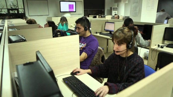 Shqipëri, mbyllja e Call Centers rrezikon mijëra vende pune