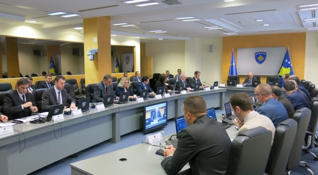 Qeveria në mbledhje, por nuk diskuton për FSK-në