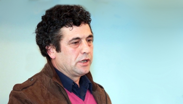 Kërcënohet shkrimtari Agron Tufa, pasi kërkoi të ndalohen filmat e regjimit të Enver Hoxhës