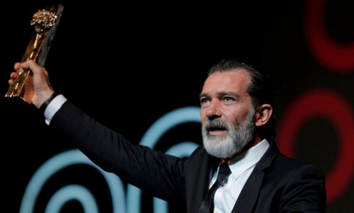 Antonio Banderas po kurohet pas sulmit në zemër