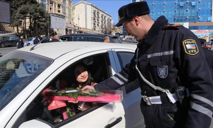 Dita e Gruas në Azerbajxhan, policët bënë befasi