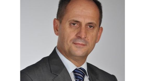 Politikani që priti tre vjet për tu bërë zëvendësministër
