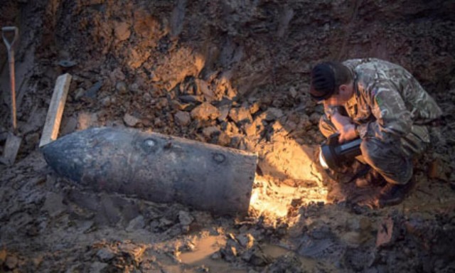 Në Londër, çaktivizohet një bombë e Luftës së II-të Botërore