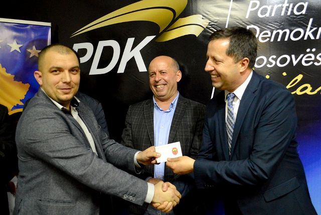 PDK në “fushatë”: Vetëm sot na u bashkuan 100 anëtarë të rinj