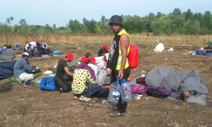 Në Hungari hapet një bazë ushtarake për ndaljen e imigrantëve