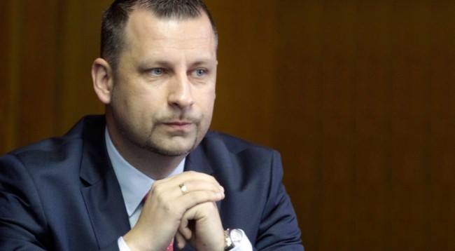 Vetura që e dërgoi ministrin serb në gjykatë
