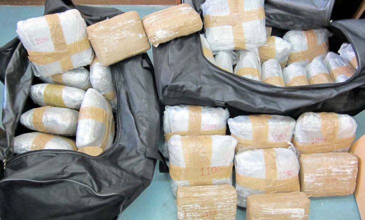 Tre shqiptarët e arrestuar në Shqipëri për kokainë do ekstradohen në Itali