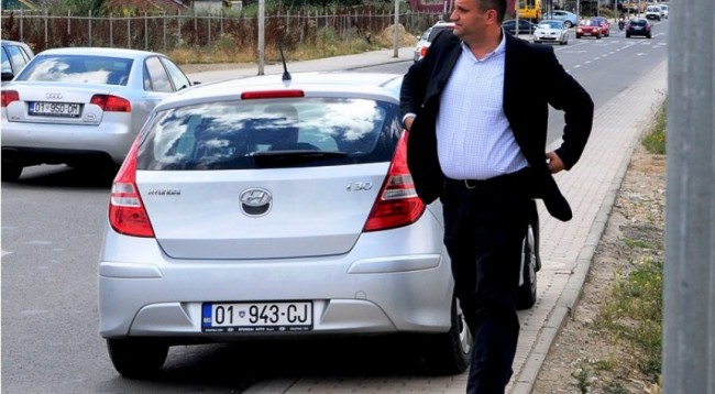 Shpenzimet enorme të Komunës së Prishtinës me veturat, sipas asamblistit të LDK-së