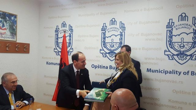 Nishani i ofron mbështetje ish-drejtoreshës së PTK-së e dënuar për keqpërdorim detyre