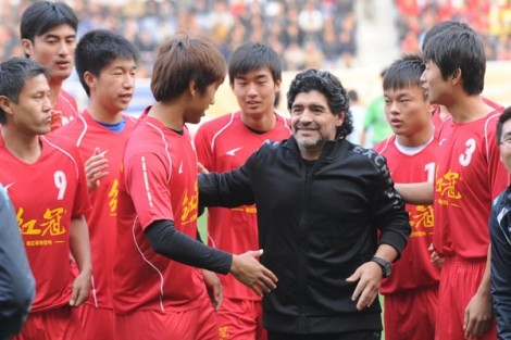Kina “blenë” edhe Maradonën