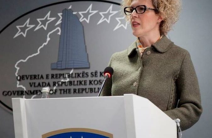 Ende pa u bërë dy muaj punë, ministrja blenë telefona të rinj për kabinetin e saj