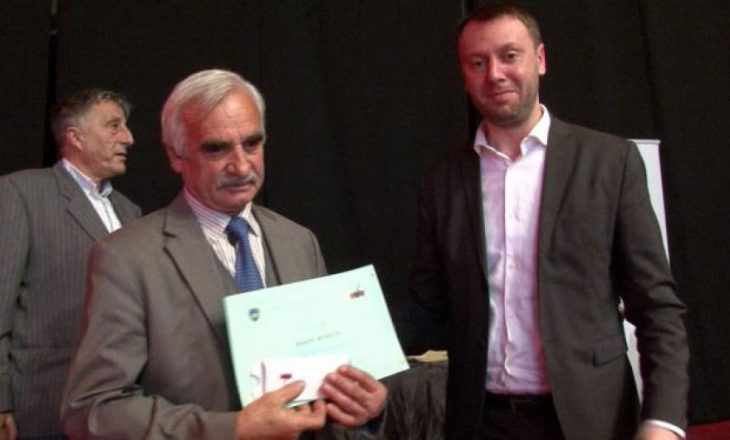 Mirënjohje dhe nga një orë dore për pensionistët e arsimit