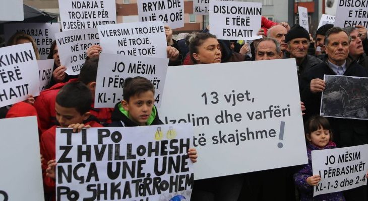 Banorët e Hades protestojnë kundër rrënimit të shtëpive